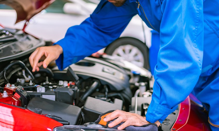 Perawatan mobil terpercaya, Sumber: mobil.co.id